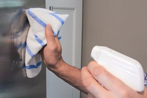 BUCKET O' MICROFIBER TOWELS (ABSORBS OIL) - Image 3